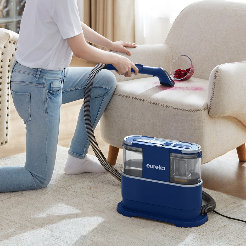 Aspirateur pour tapis Eureka NEY100, nettoyeur de taches multi-surfaces pour tapis, moquettes, tissus d'ameublement et voiture, réservoir d'eau de 1,5 L