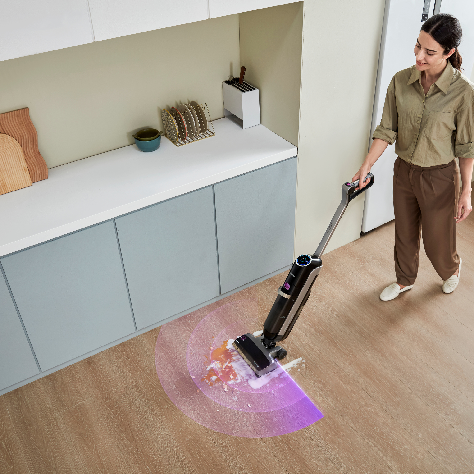 Aspirateur eau et poussière sans fil Eureka RapidWash NEW630, 21 600 Pa, 38 minutes d’autonomie, fonction autonettoyante et anti-enchevêtrement