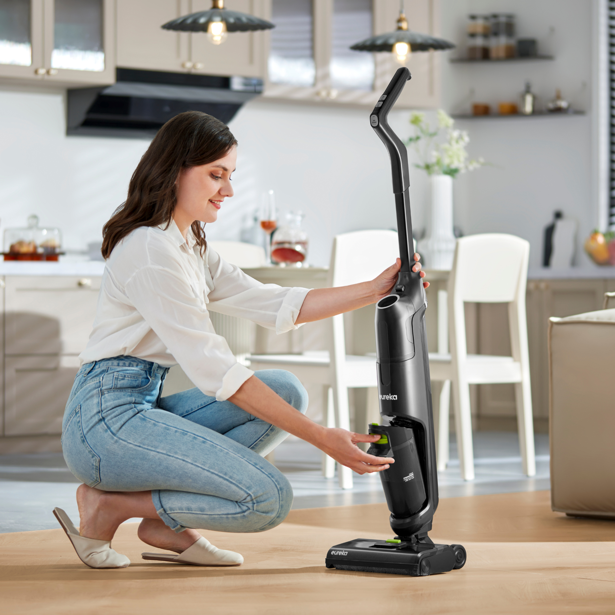 Eureka NEW400 Aspiradora Escoba Sin Cable en Seco y Húmedo, Ligera, Autolimpieza, Autonomía 30 Minutos, Depósito Doble, Suelos Duros, Pelo de Mascotas