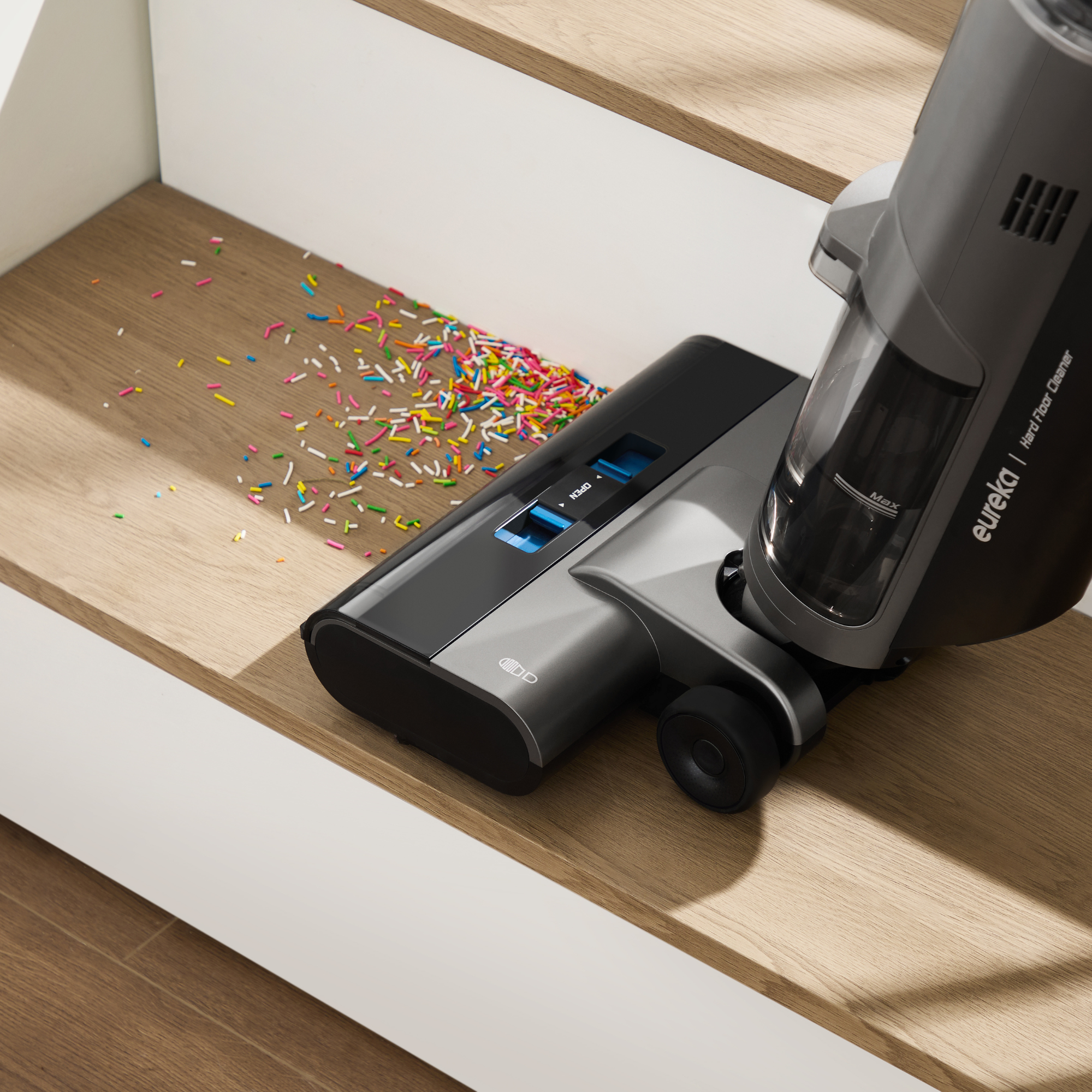Eureka NEW430 Aspiradora en Seco y Húmedo Sin Cable, Friegasuelos Multisuperficie,  Pelo de Mascotas, Depósito Doble de Agua, Navegación por Voz