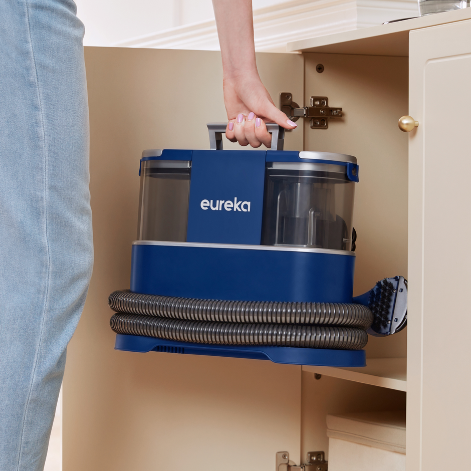 Aspirateur pour tapis Eureka NEY100, nettoyeur de taches multi-surfaces pour tapis, moquettes, tissus d'ameublement et voiture, réservoir d'eau de 1,5 L