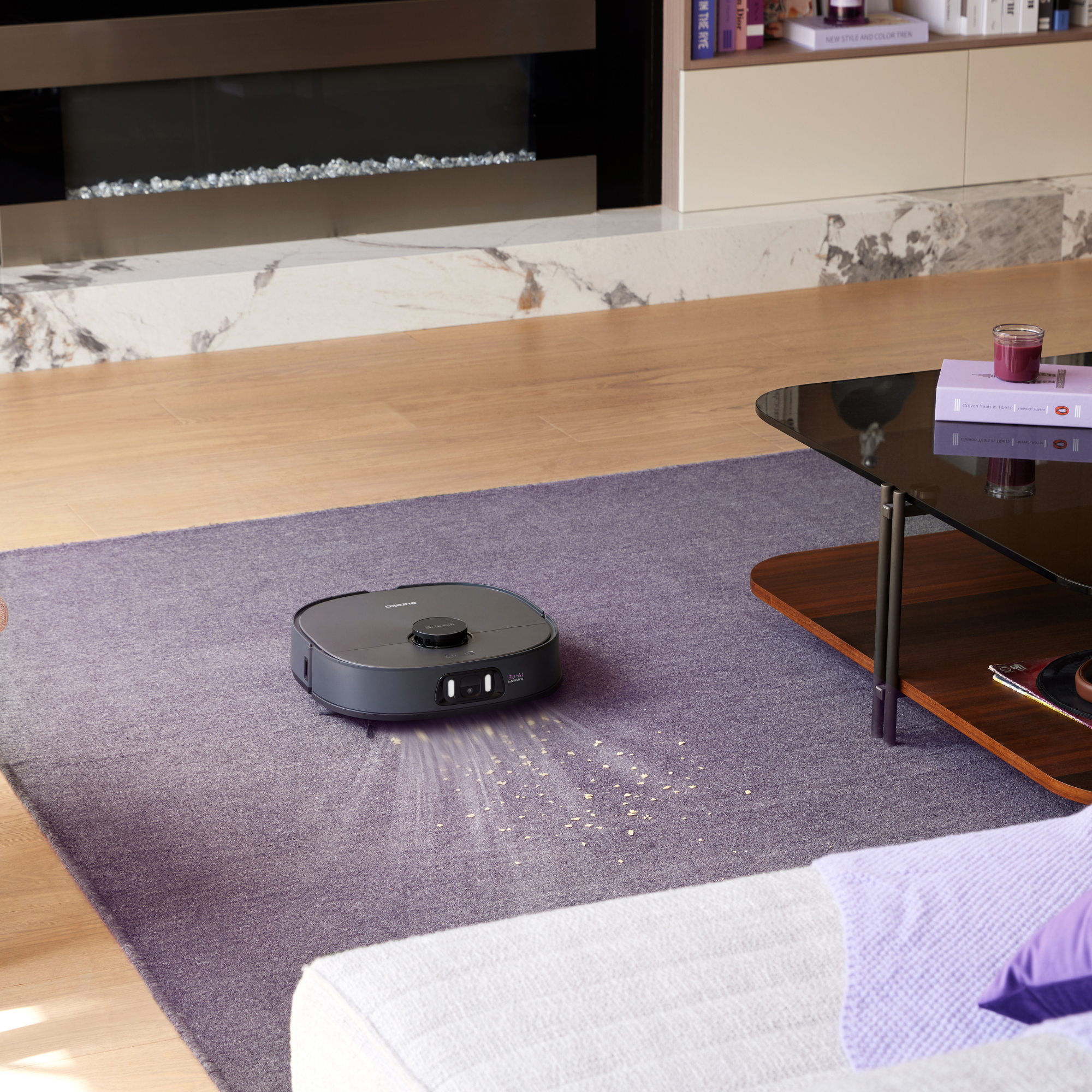 Aspirateur robot laveur Eureka J15 Pro Ultra avec aspiration de 16 200 Pa, système anti-emmêlement et lavage à l'eau chaude - Noir