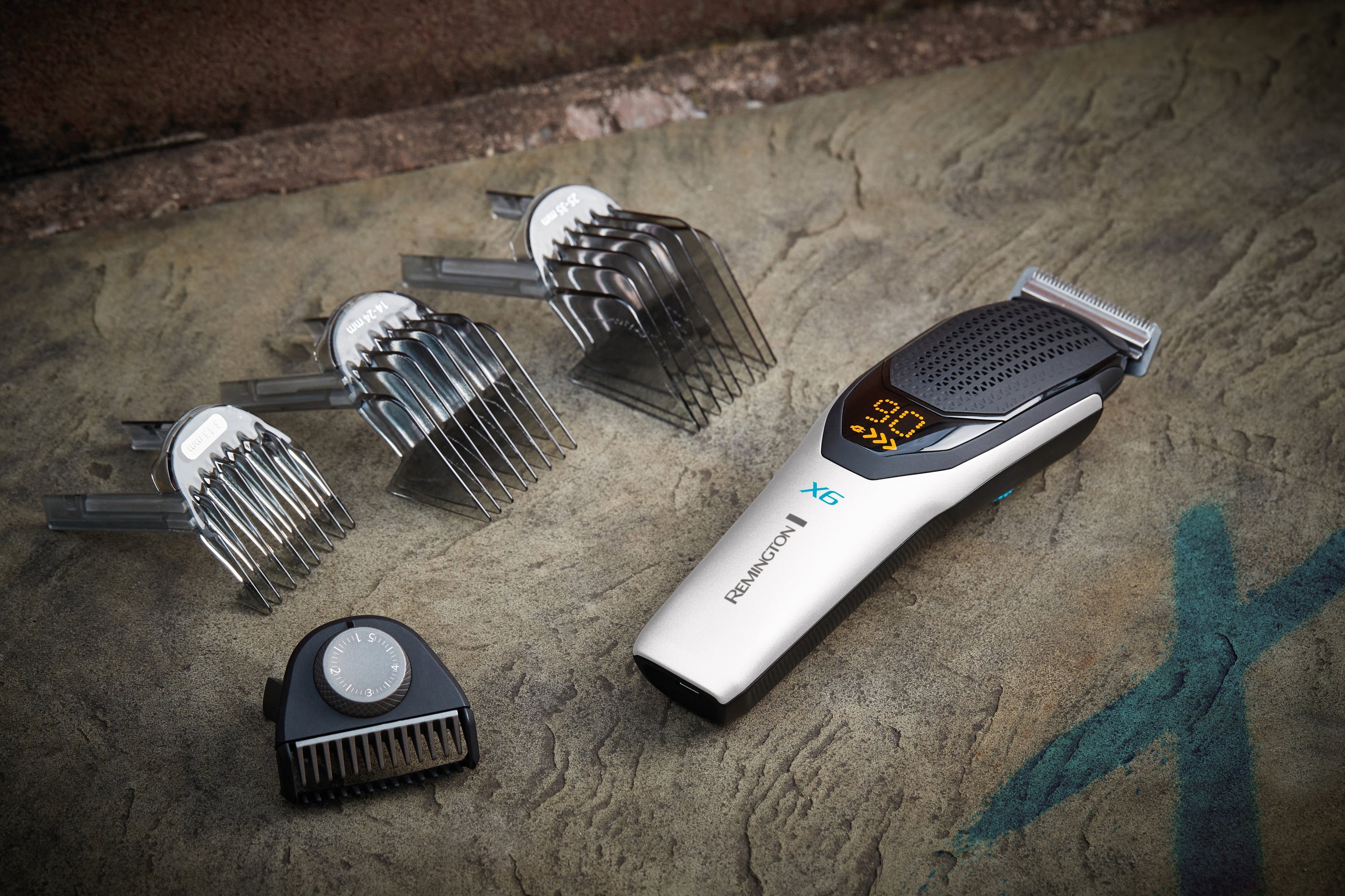 REMINGTON Máquina para cortar pelo con Cable e Inalámbrico, 72 Ajustes de Longitud, 3 Peines Ajustables, 90 min, HC6001 E51 X6 Power-XSeries HairClipp